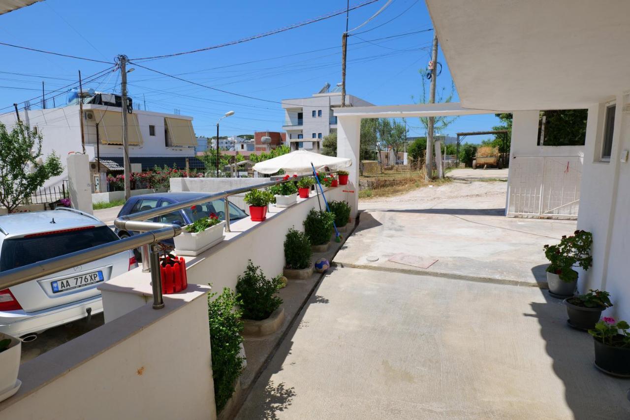 Vila Xhafa クサミル エクステリア 写真